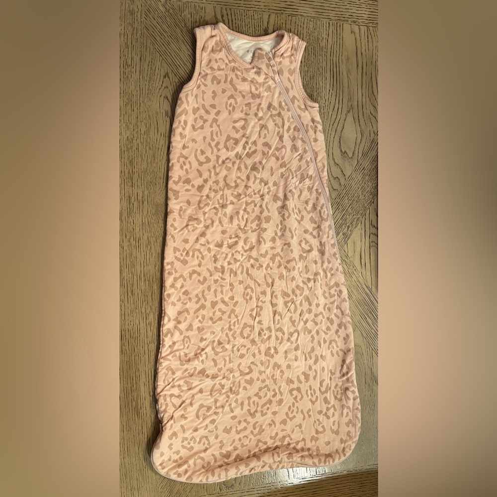 Kyte Baby large leopard print pink sleep sack size medium
